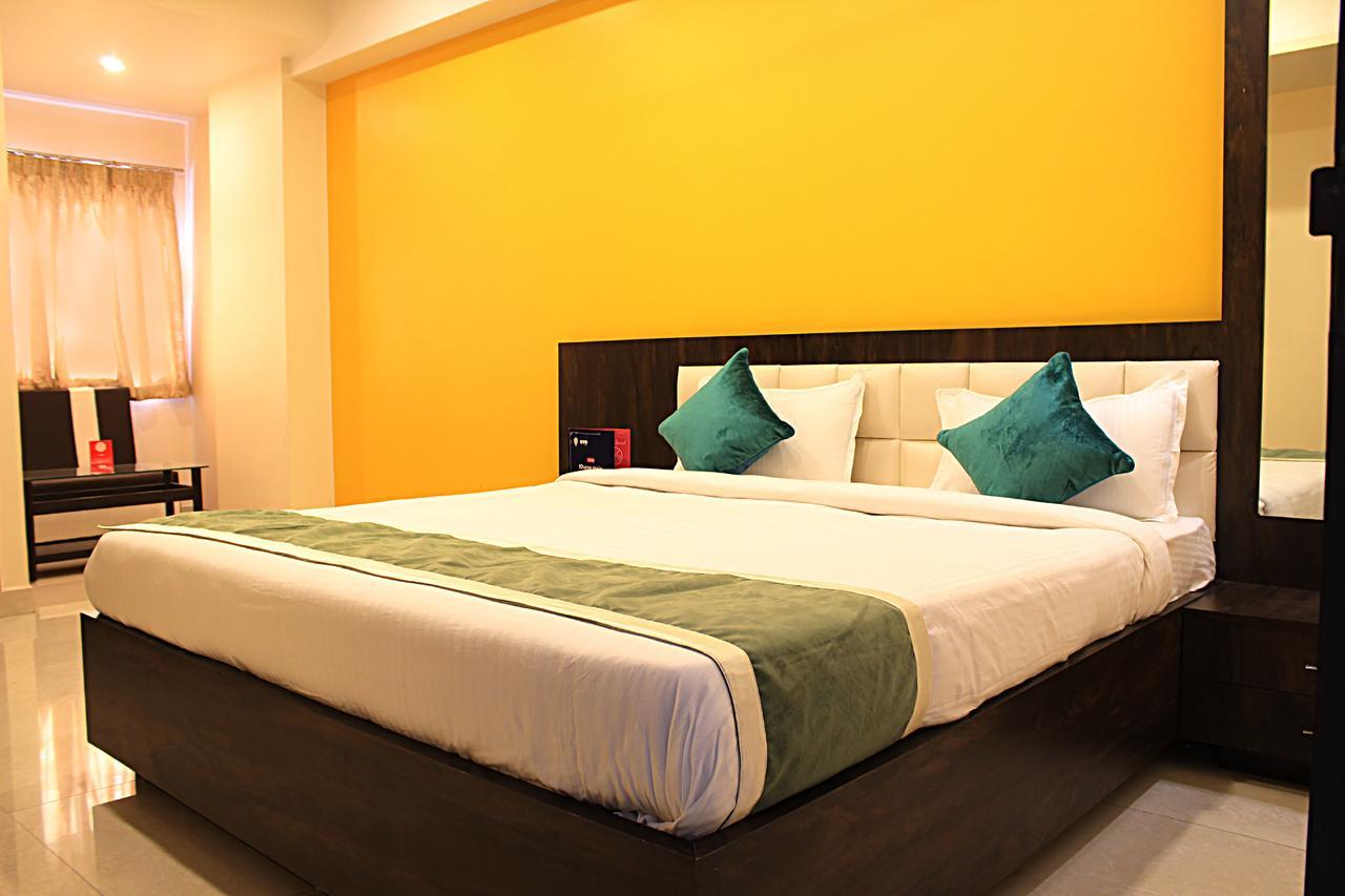 Hotel Ab Palace Jamshedpur Exteriör bild
