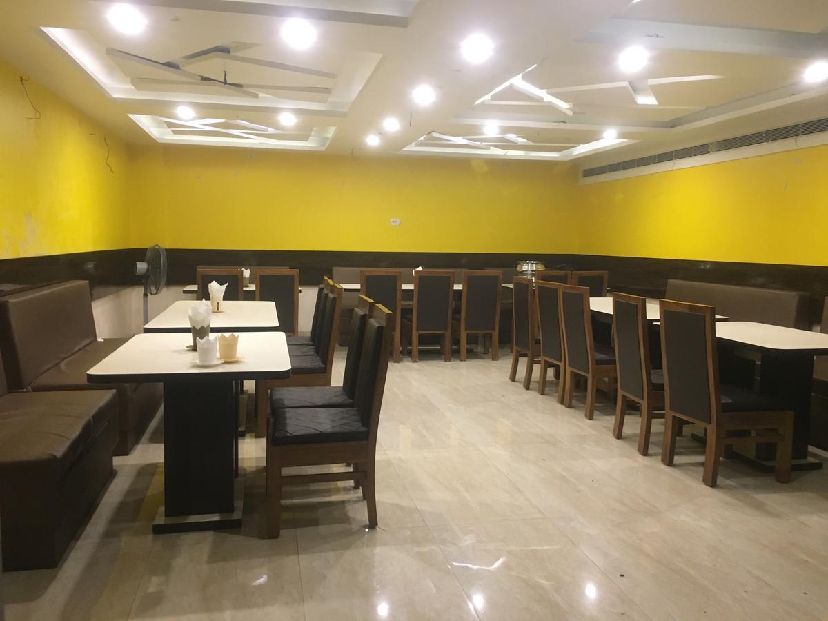 Hotel Ab Palace Jamshedpur Exteriör bild